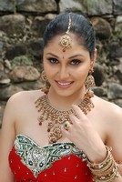 Pooja Chopra Hot Stills